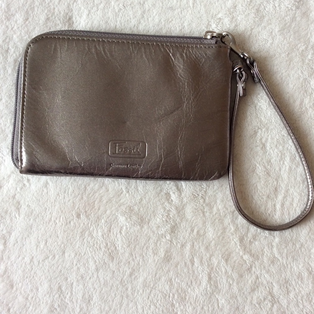 Fossil wristlet